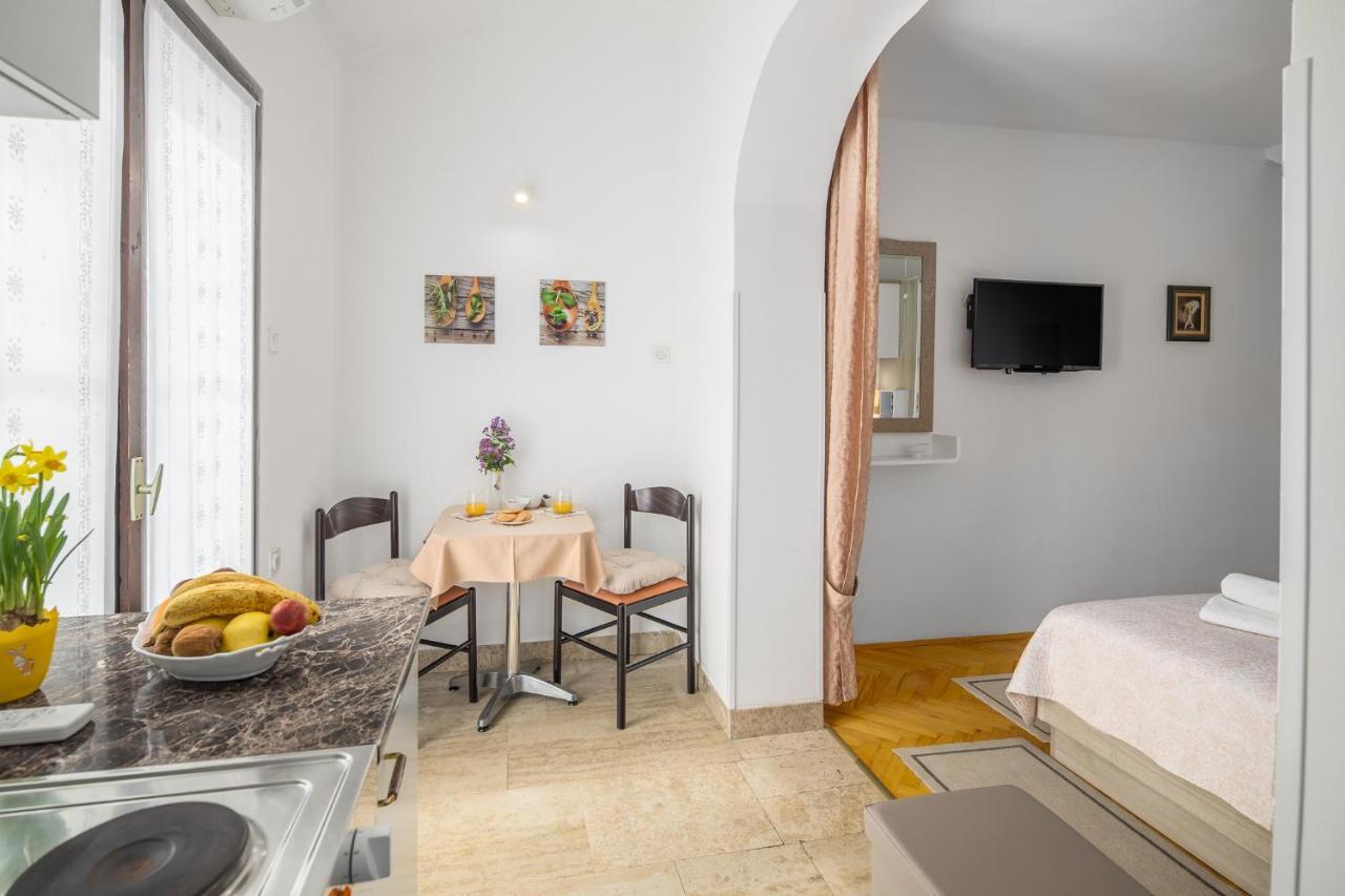 Apartments Villa Katana Porec Exterior photo